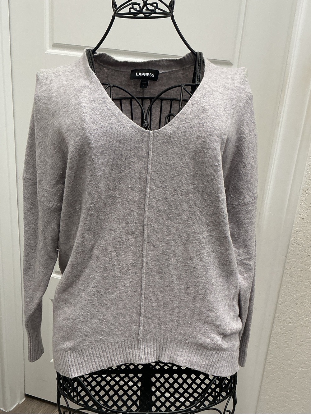 Express Women's Heather Gray V-Neck Sweater